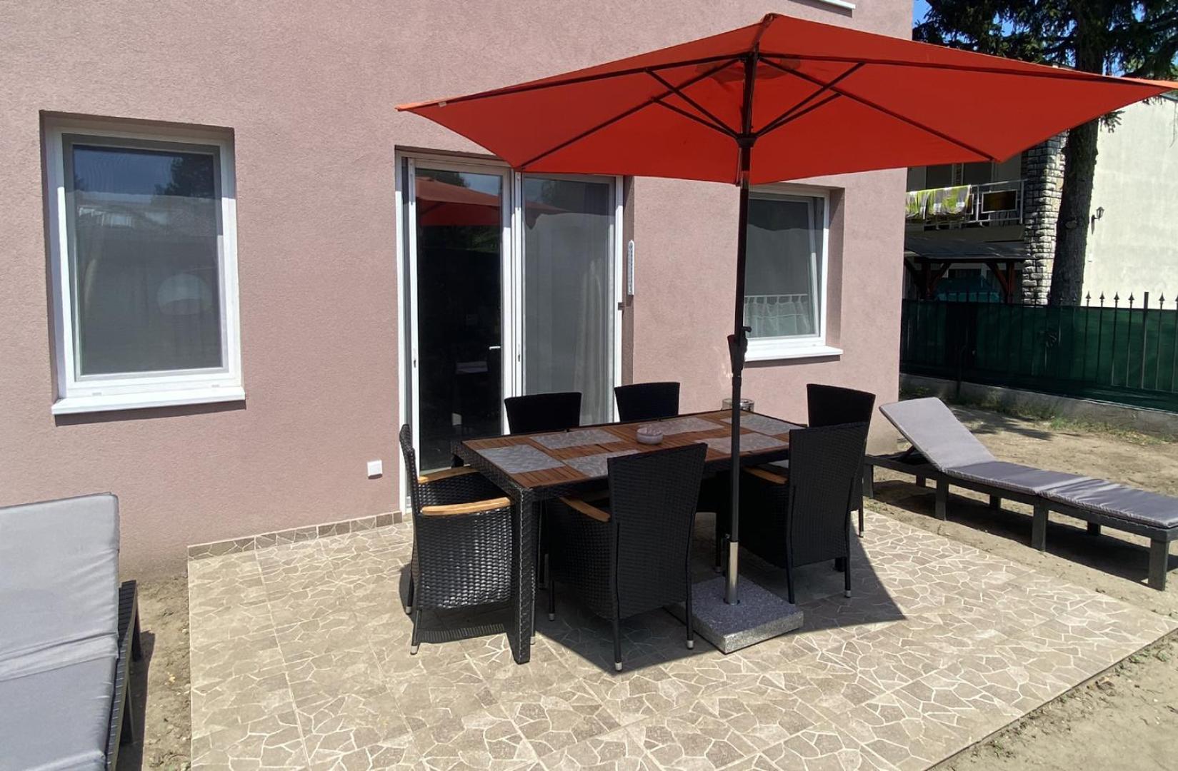Four Flowers Apartman Сиофок Екстериор снимка
